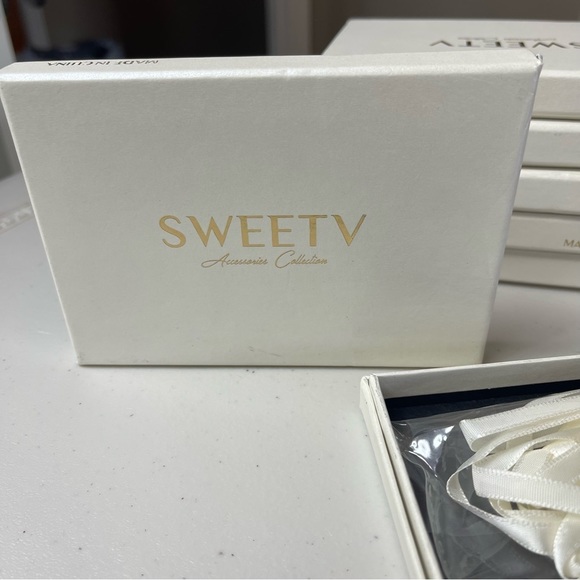 NWT SweetV Chrystal Bridal Belt - Picture 4 of 14